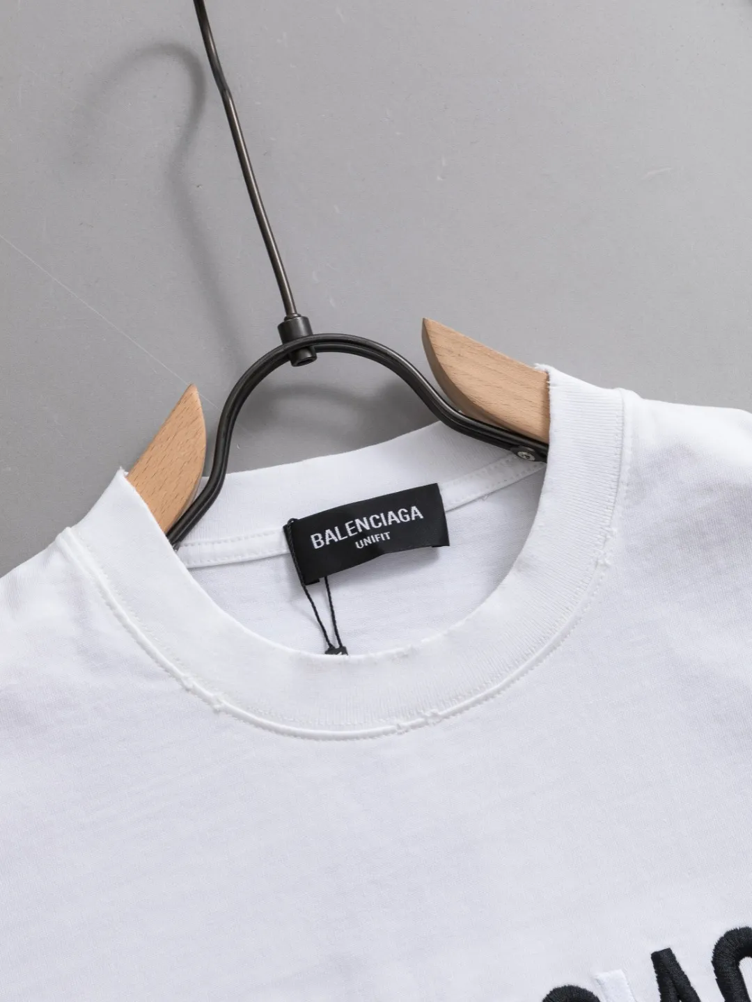 P100✨🔥 [BALENCIAGA] 2026FW short-sleeved T-shirt Premium 26s double yarn 300g fabric embroidery fraying process Color: Black White Red Size: S M L XL 2XL